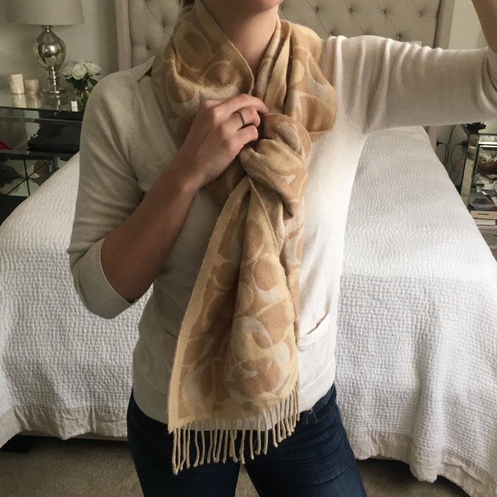 Coach wool scarf 🧣